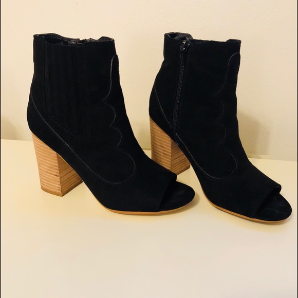Shoes - Open Toe heeled ankle boots!